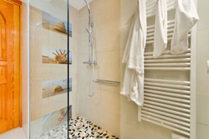 Room 2 of 26