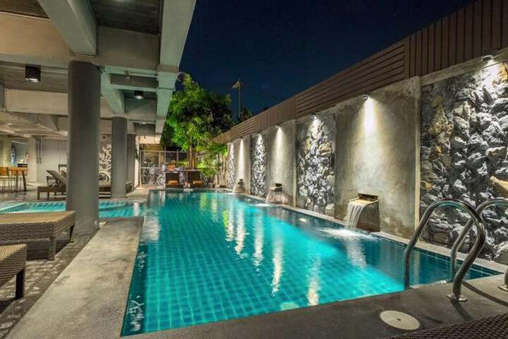 Pool 38 of 60