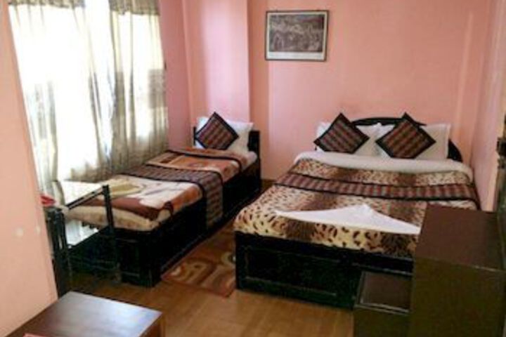 Room 9 of 26