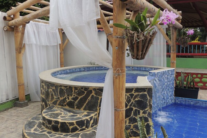 Hot Tub 19 of 45