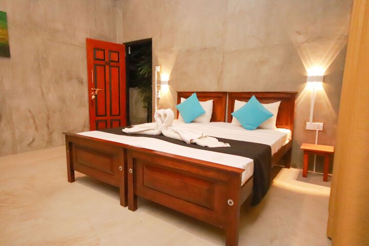 Room 3 of 67