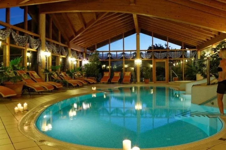 Pool 13 of 37