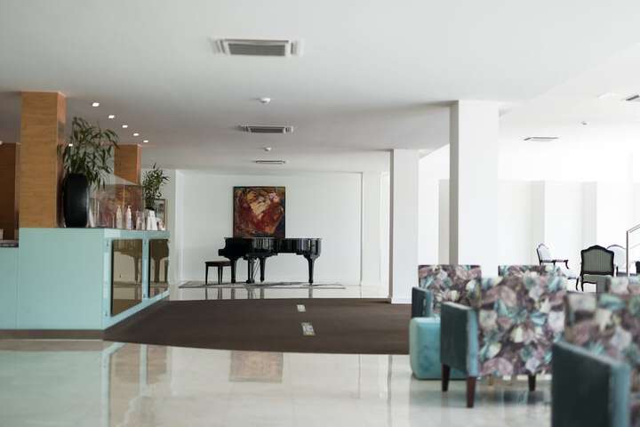 Hotel Interior 4 of 91