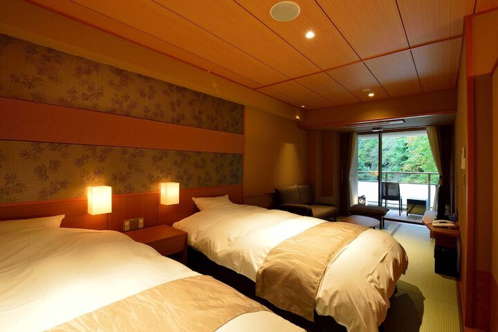 Room 13 of 218