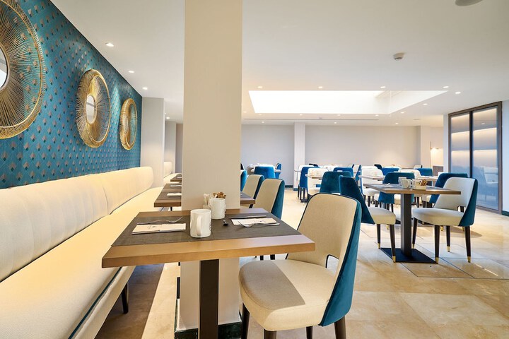 Dining Photos