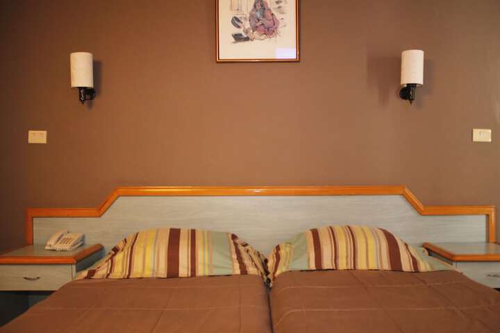 Room 5 of 58