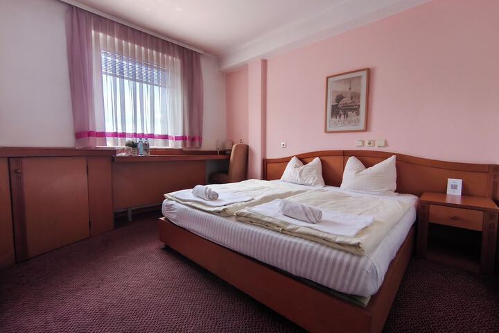 Room 4 of 54