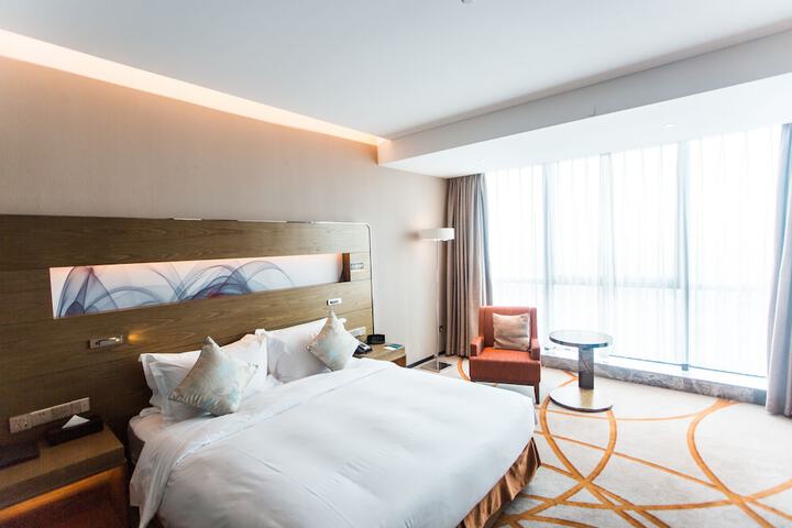 Room 7 of 70
