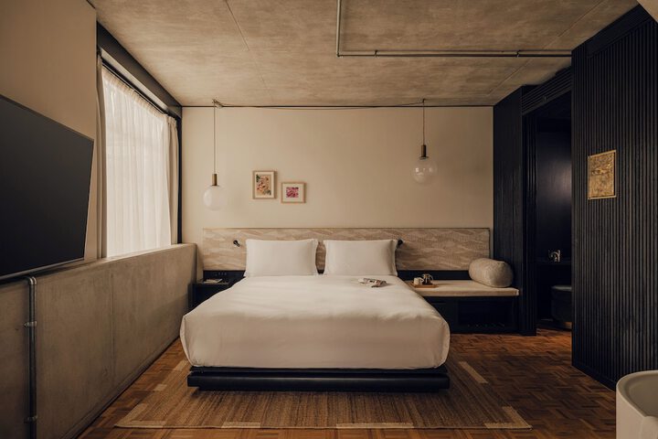 Room 71 of 102