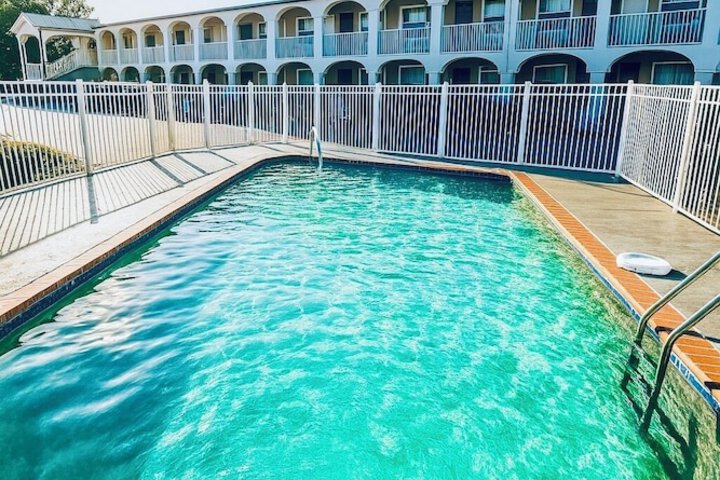 Pool 12 of 16
