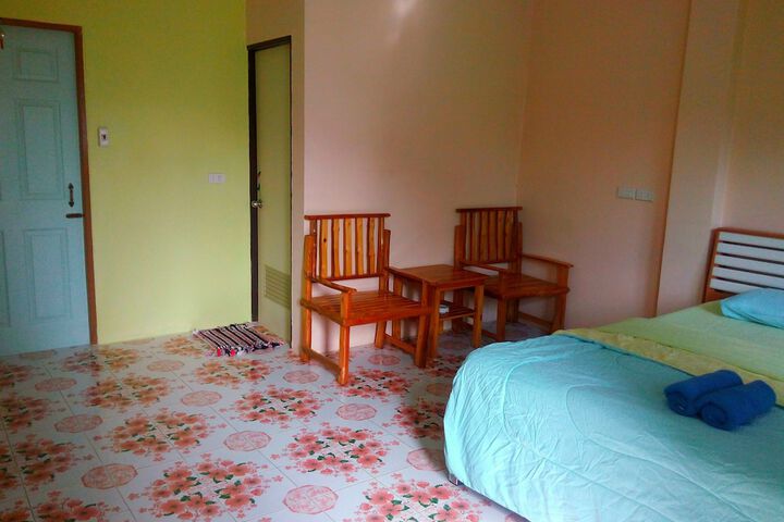 Room 4 of 61