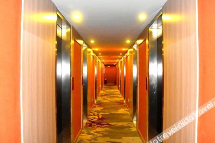 Hotel Interior 6 of 21