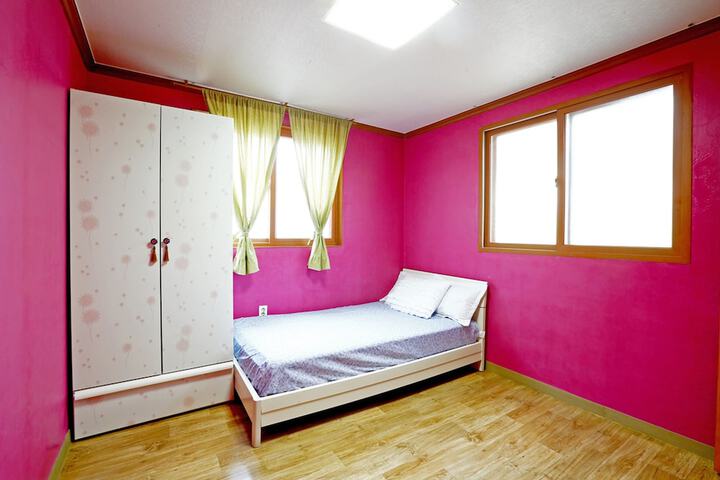 Room 103 of 111