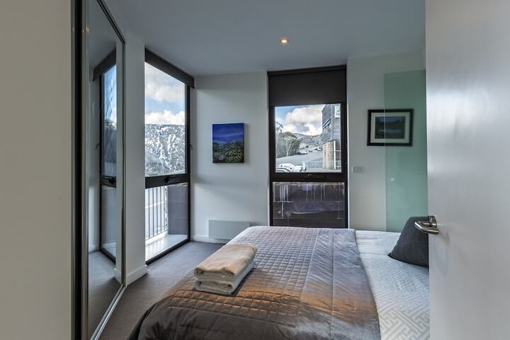 Room 11 of 34