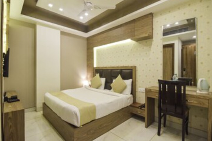 Room 18 of 23
