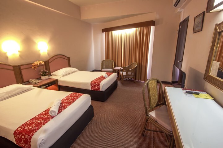 Room 12 of 38