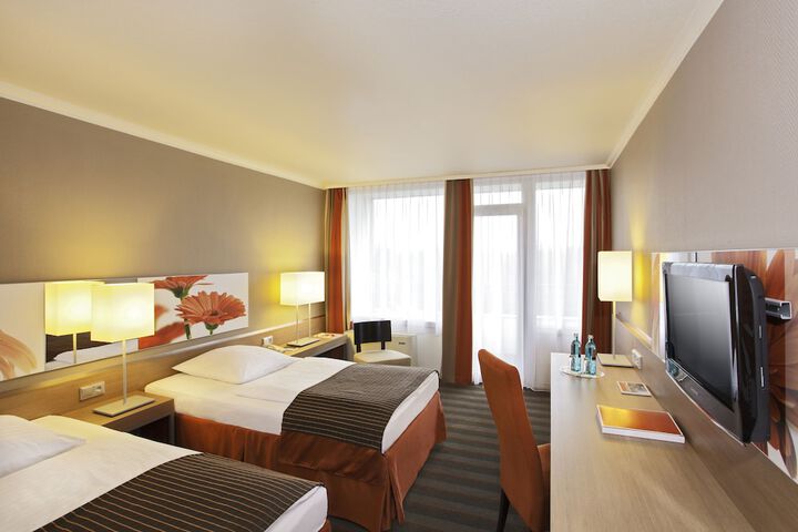 Room 7 of 36