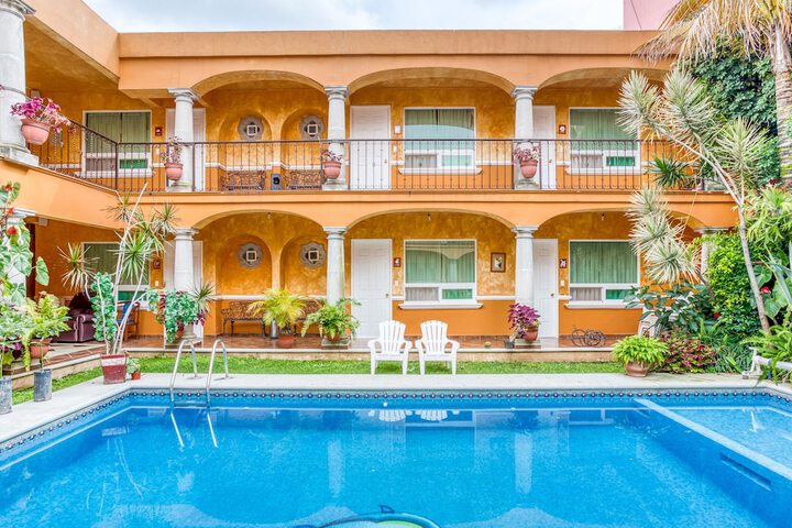 Hotel Pool