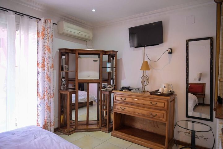 Room 25 of 73