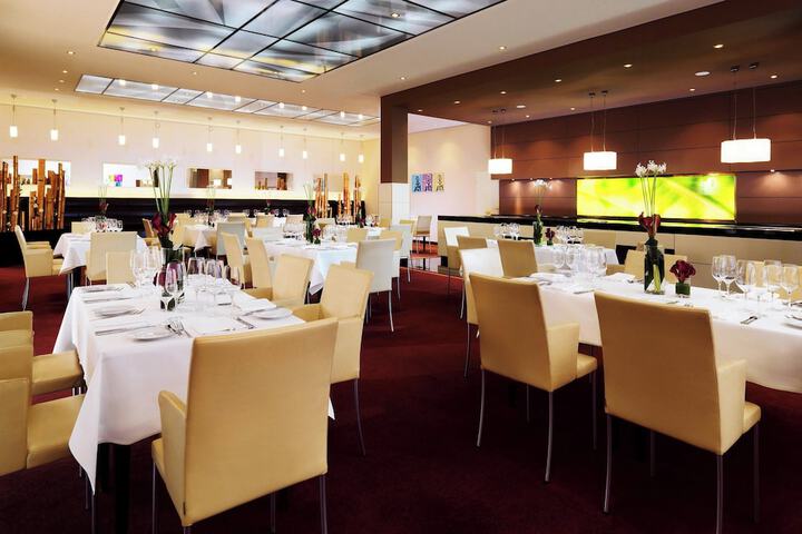 Dining 34 of 69
