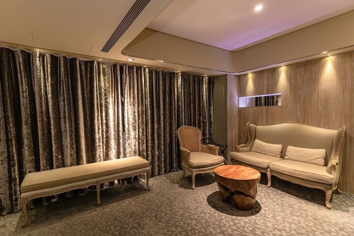 Room 27 of 59