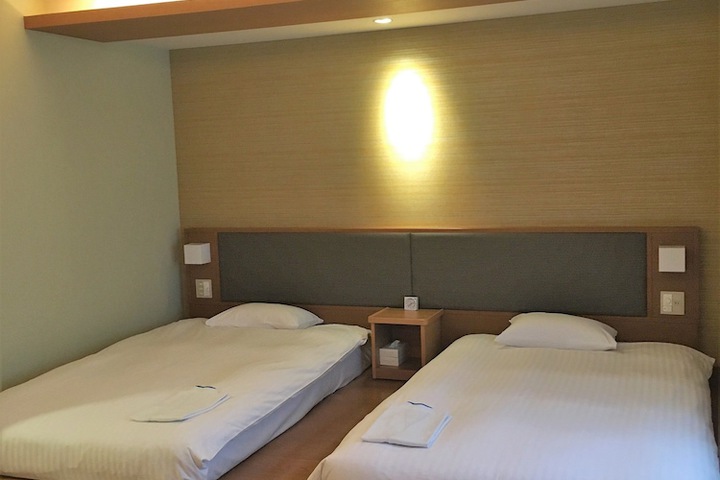 Room 27 of 123