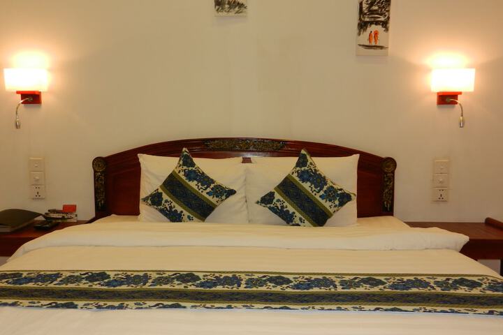Room 3 of 43