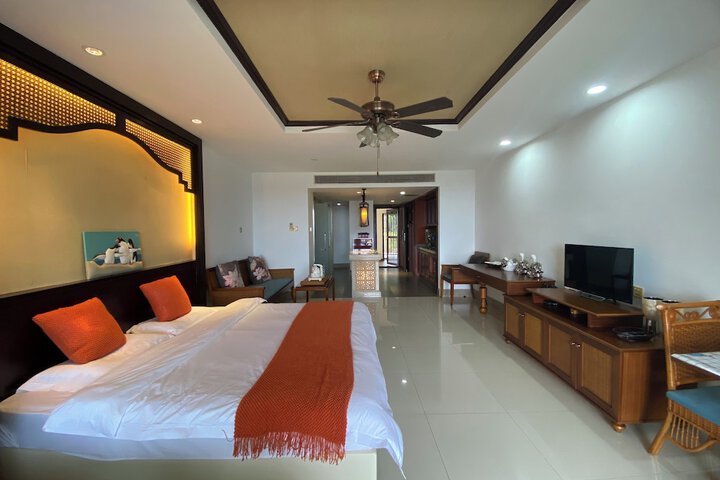 Room 44 of 178