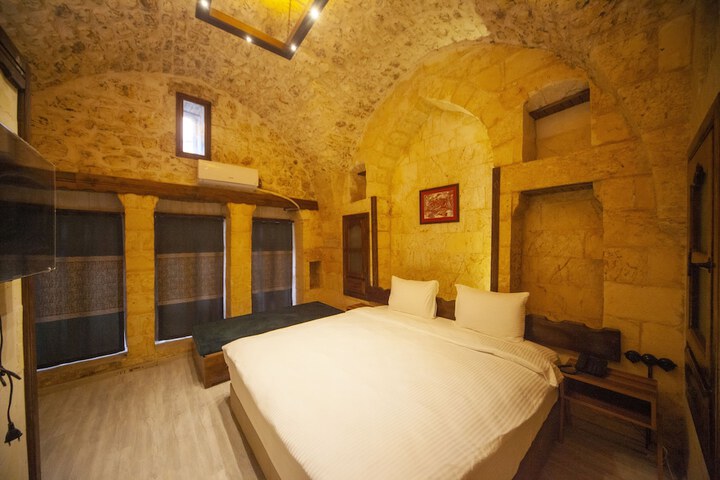 Room 6 of 44
