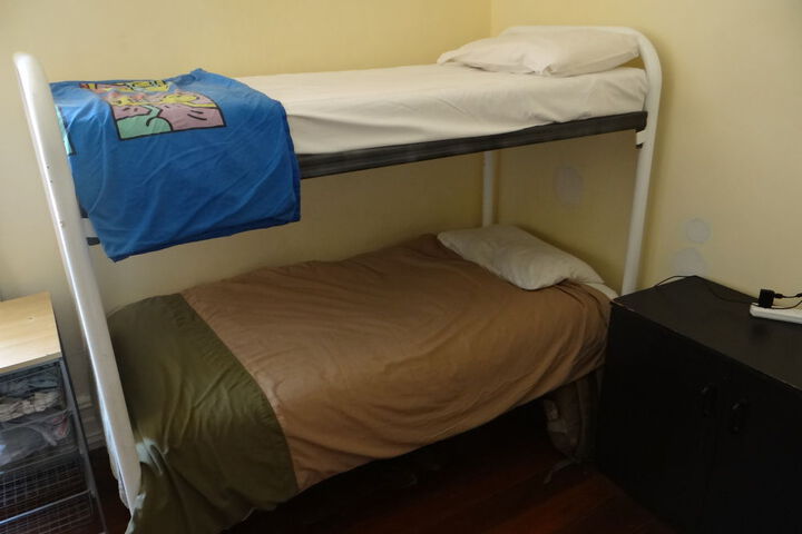 Room 6 of 34