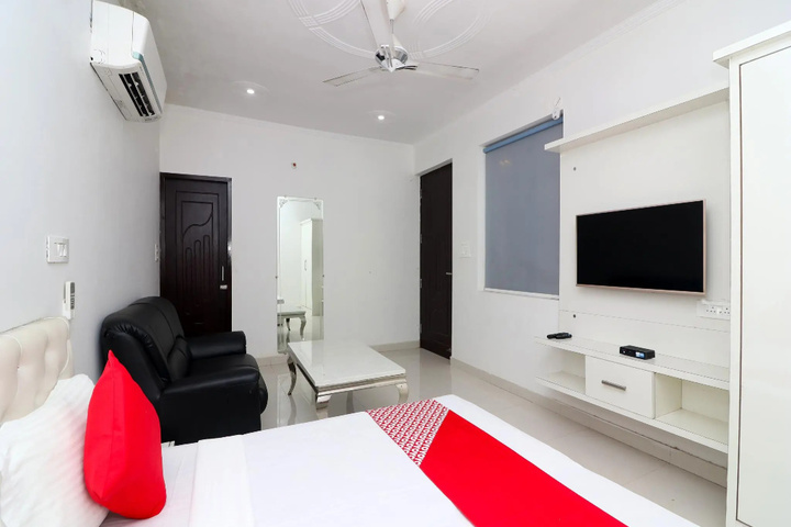 Room 2 of 5