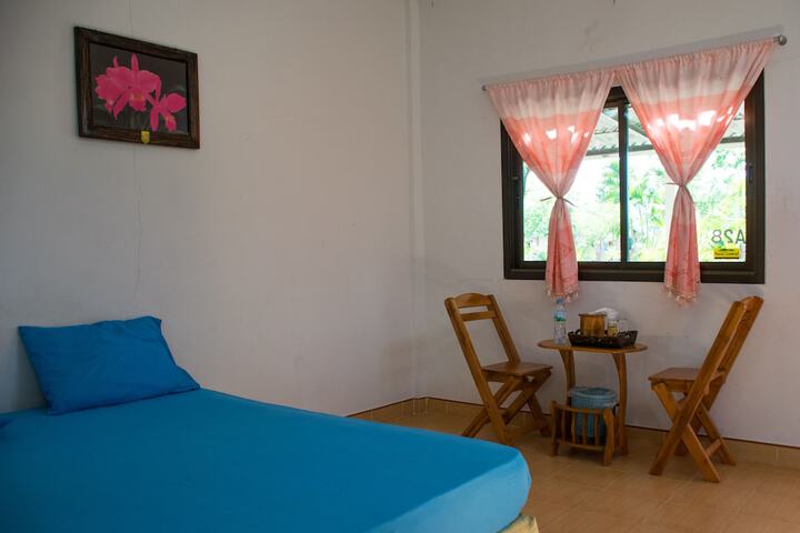 Room 5 of 34