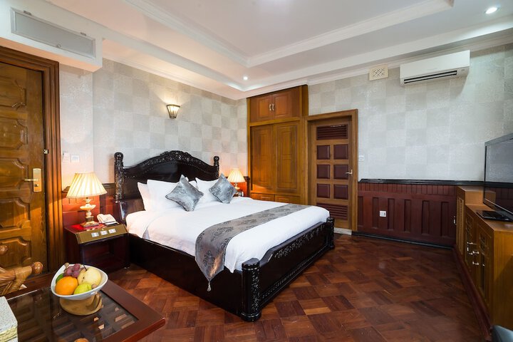 Room 17 of 181