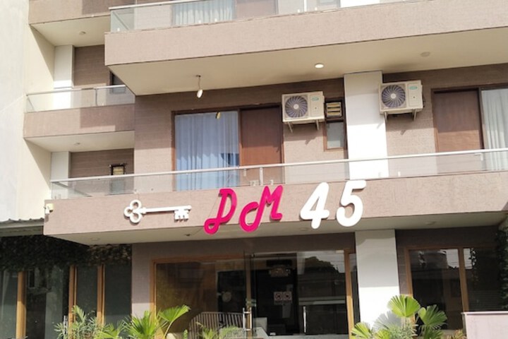 Hotel 12 of 12