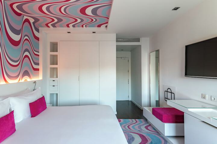 Room 43 of 73