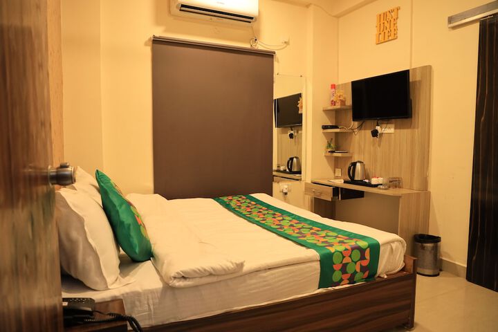 Room 7 of 17