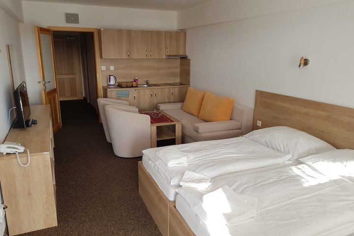 Room 6 of 61