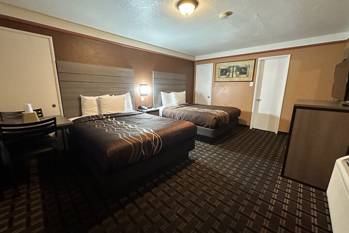 Basic Queen Bed (3 of 35)