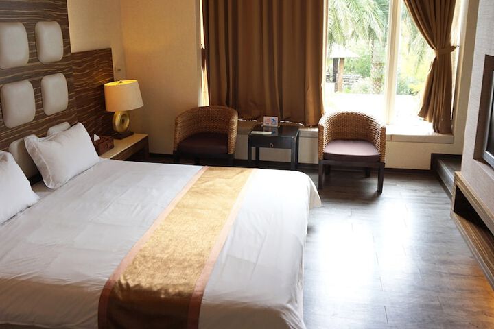 Room 27 of 185