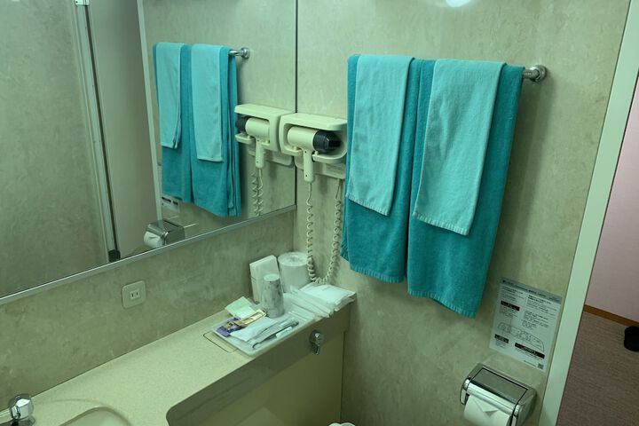 Room 16 of 48