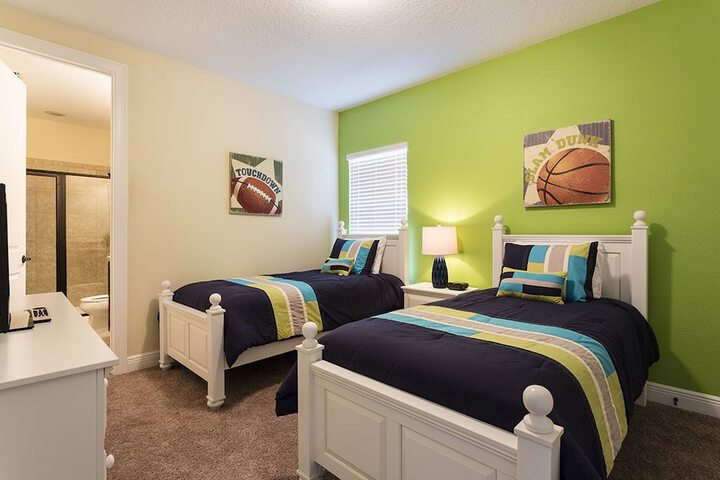 Room 5 of 27