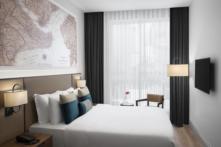 Room 10 of 79