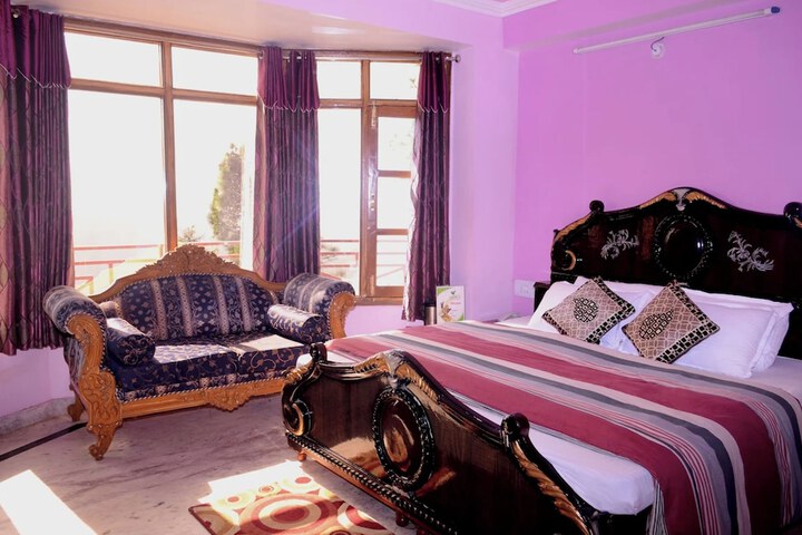 Room 5 of 8