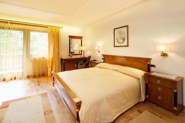 Room 3 of 129