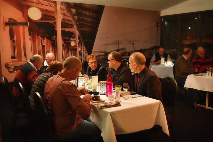 Dining 48 of 77
