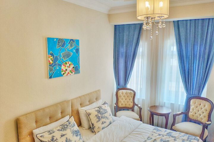 Room 13 of 22