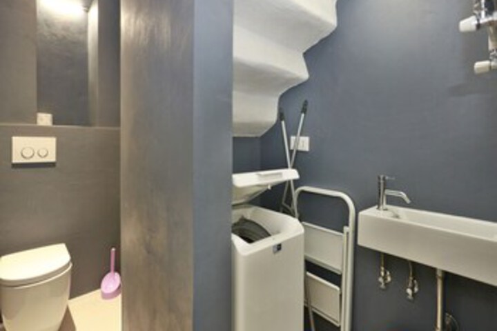 Room 4 of 23