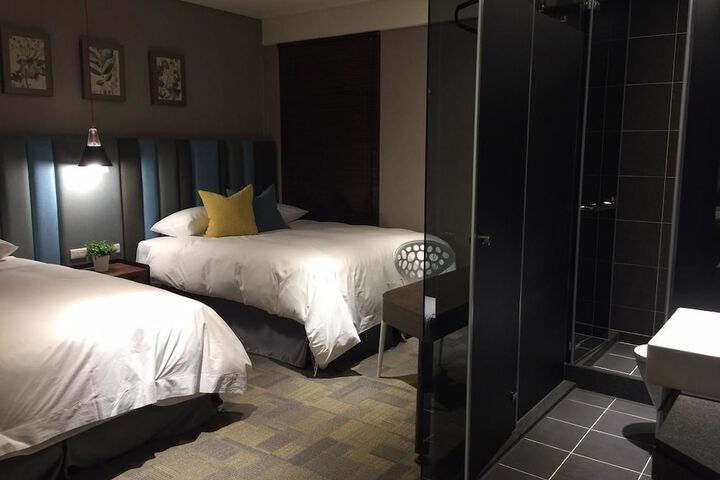 Room 17 of 35