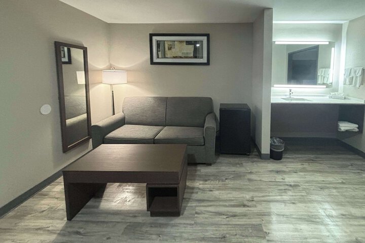 Room 21 of 49