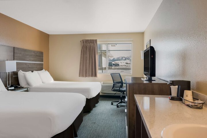 Room 6 of 27